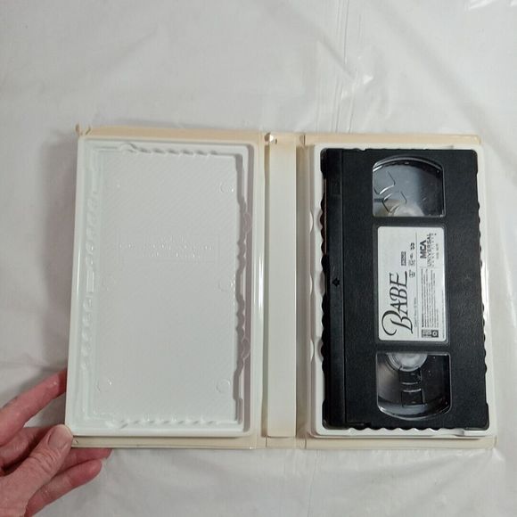 Babe A Little Pig Goes A Long Way VHS Tape * - Picture 4 of 5